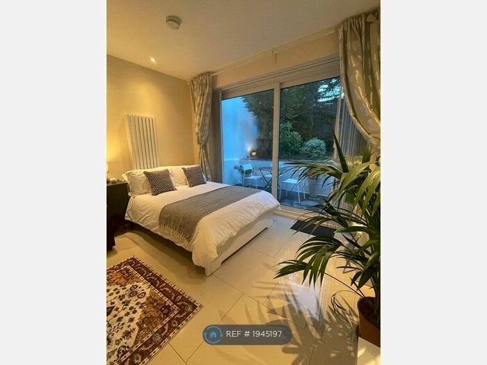 Studio To Rent In Grosvenor Road, London, N3