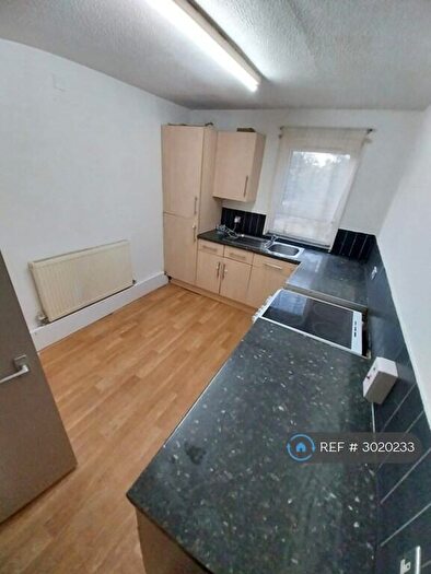 2 Bedroom Flat To Rent In Merrydale Square, Northampton, NN3