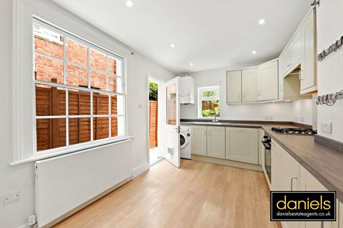 4 Bedroom Terraced House To Rent In Rucklidge Avenue, Harlesden, London, NW10