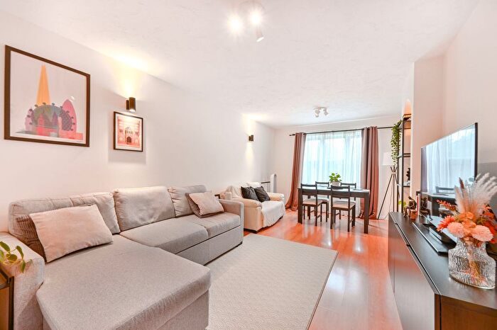 2 Bedroom Flat For Sale In Ash Walk, North Wembley, Wembley, HA0