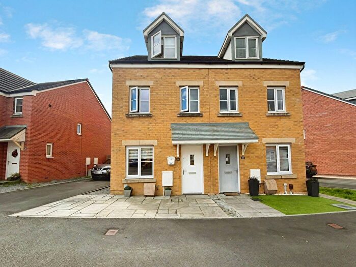 3 Bedroom Town House For Sale In Heol Y Pibydd, Gorseinon, Swansea, SA4