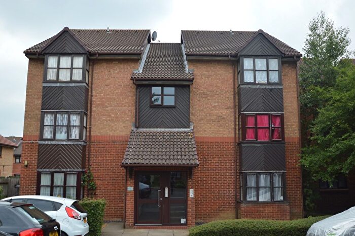 Studio To Rent In Ash Walk, Wembley, HA0