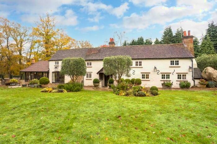 4 Bedroom Detached House To Rent In Burhill, Walton On Thames, Surrey, KT12