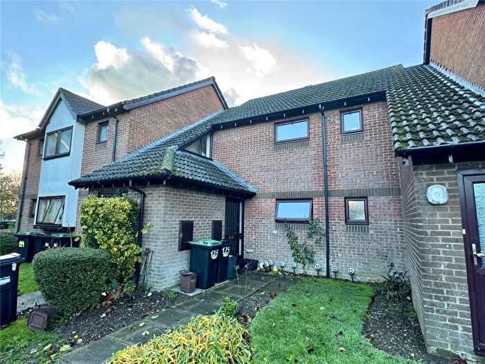 1 Bedroom Apartment For Sale In Eastlands, New Milton, Hampshire, BH25