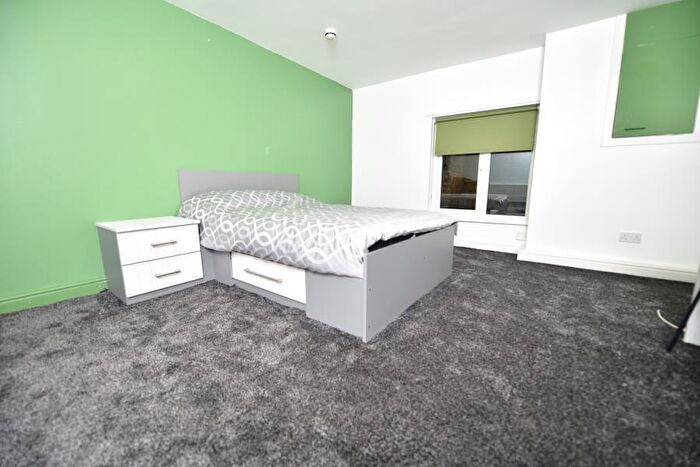 2 Bedroom Terraced House To Rent In Kensington Terrace, Hyde Park, Leeds, LS6