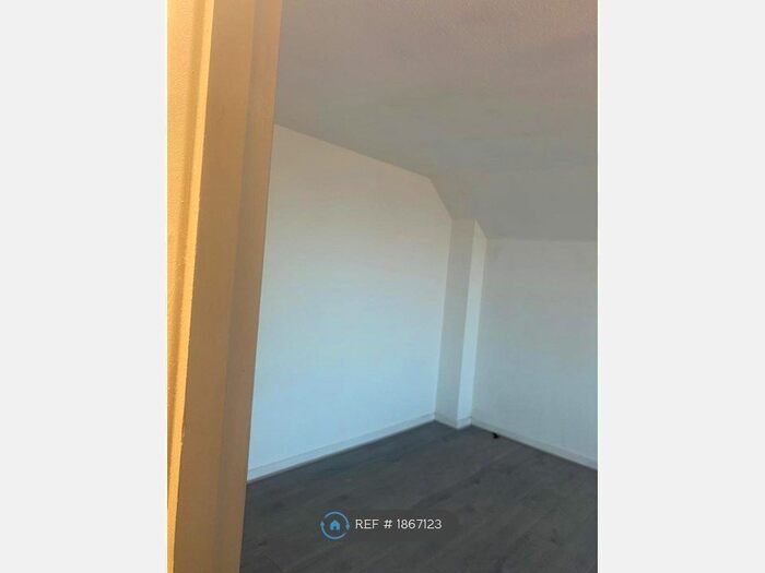 4 Bedroom Maisonette To Rent In St. Albans Road, Watford, WD24