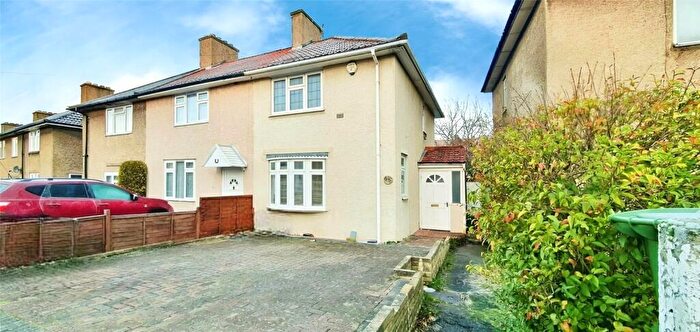 3 Bedroom House To Rent In Pontefract Road, Bromley, BR1
