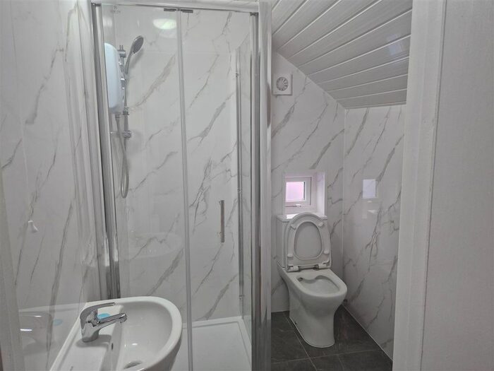 2 Bedroom Property To Rent In Western Road, Southall, UB2