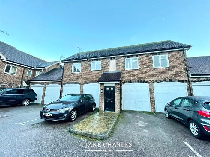 1 Bedroom Maisonette To Rent In Kennedy Close, London Colney, St. Albans, AL2