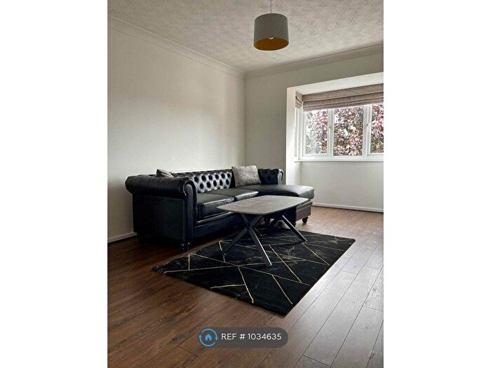 1 Bedroom Flat To Rent In Portbury Close, Wirral, CH62