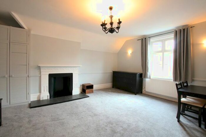 2 Bedroom Flat To Rent In High Road, Willesden, London, NW10