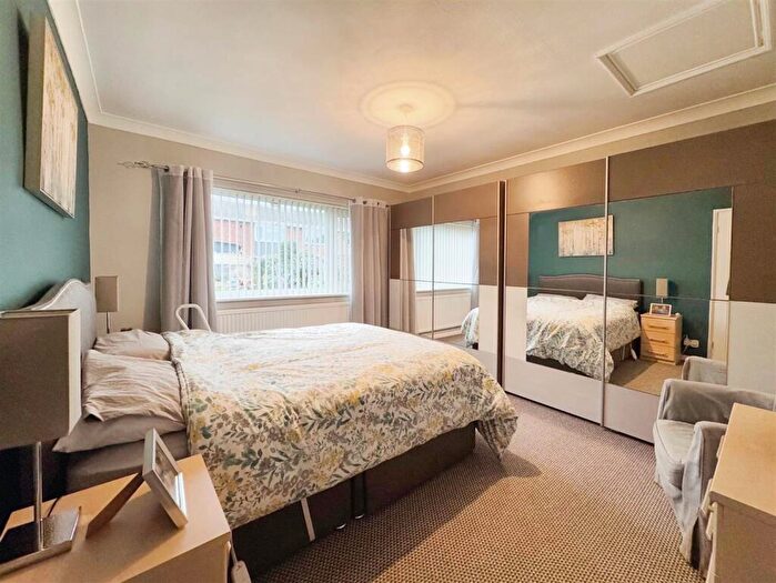 2 Bedroom Semi-Detached Bungalow For Sale In Strathaven Road, Carlton-In-Lindrick, Worksop, S81
