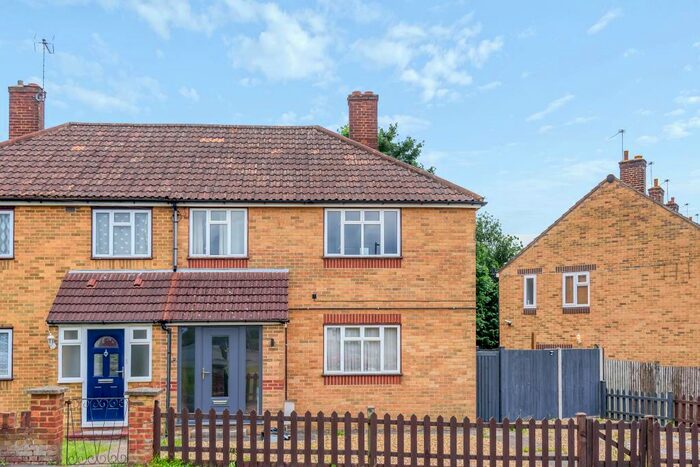 3 Bedroom Semi-Detached House To Rent In Harrow, Courtenay Avenue, HA3