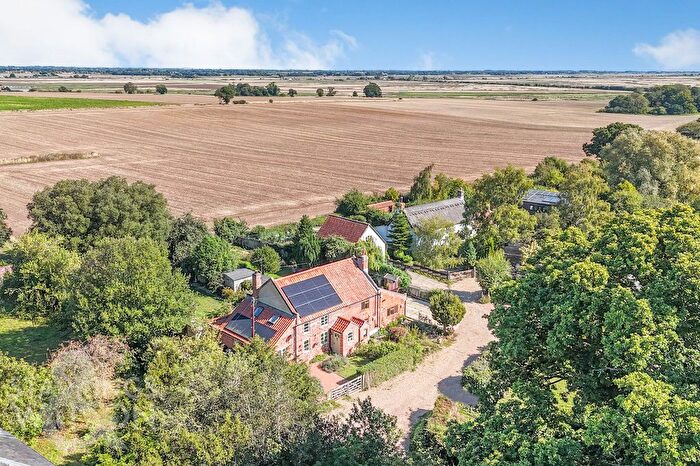 2 Bedroom Cottage For Sale In Squires Road, Halvergate, Norwich, NR13