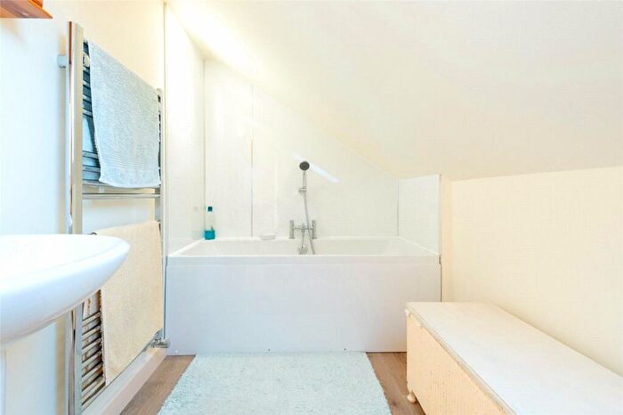 3 Bedroom Semi-Detached House For Sale In Woodlands Road, Lundin Links, Leven, Fife, KY8