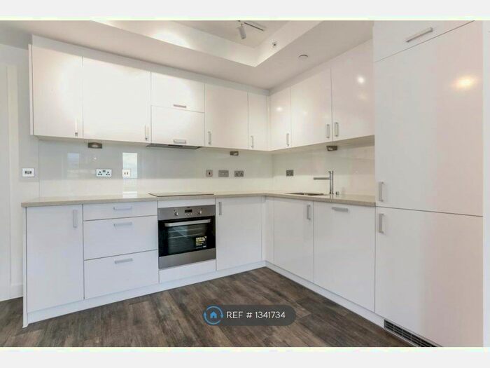 2 Bedroom Flat To Rent In Adlay Apartments, London, E16
