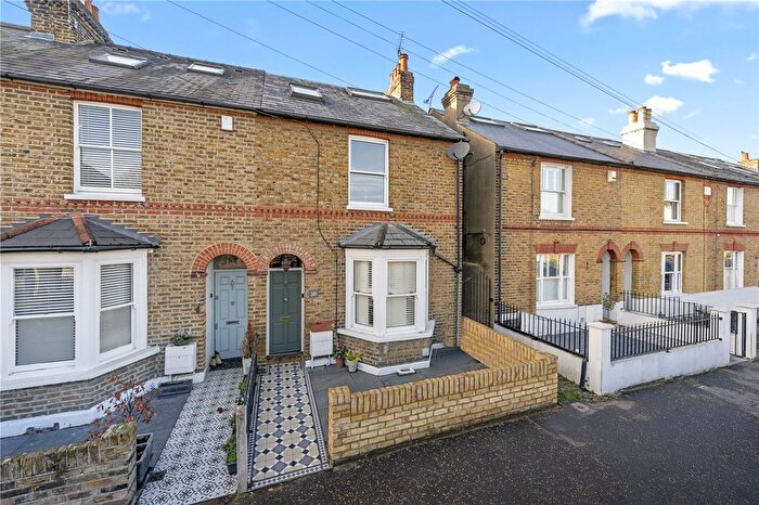 4 Bedroom End Terrace House For Sale In Milton Road, Hampton, TW12