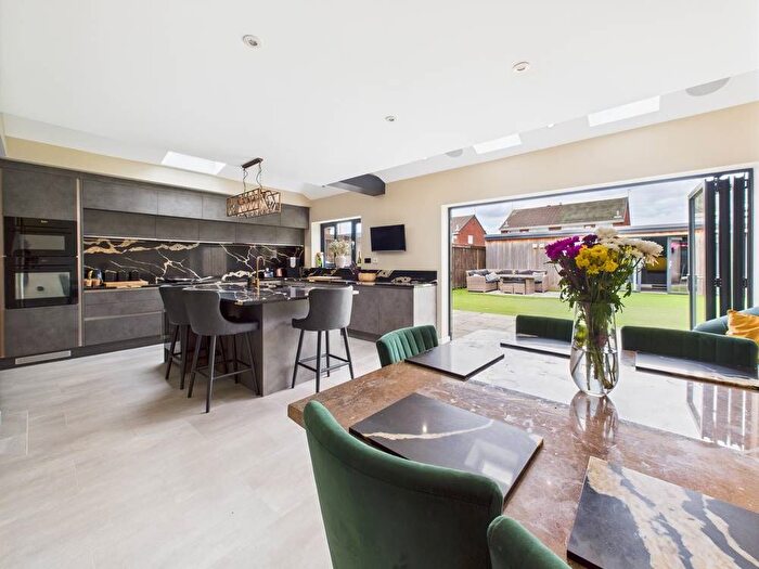 5 Bedroom Detached House For Sale In Cragdale Close, Hull, HU8
