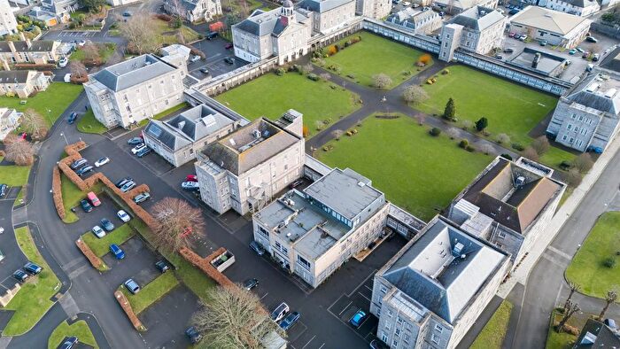 2 Bedroom Flat For Sale In Craigie Drive, Plymouth, PL1