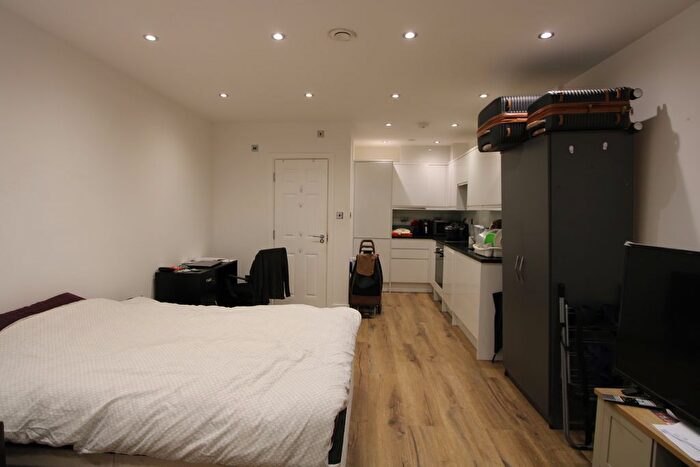 Studio To Rent In London, SE22