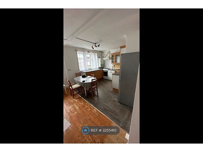 2 Bedroom Flat To Rent In Durston Flats, London, NW5