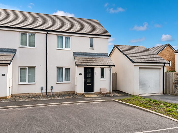 3 Bedroom Semi-Detached House For Sale In Buttercup Road, Derriford, PL6