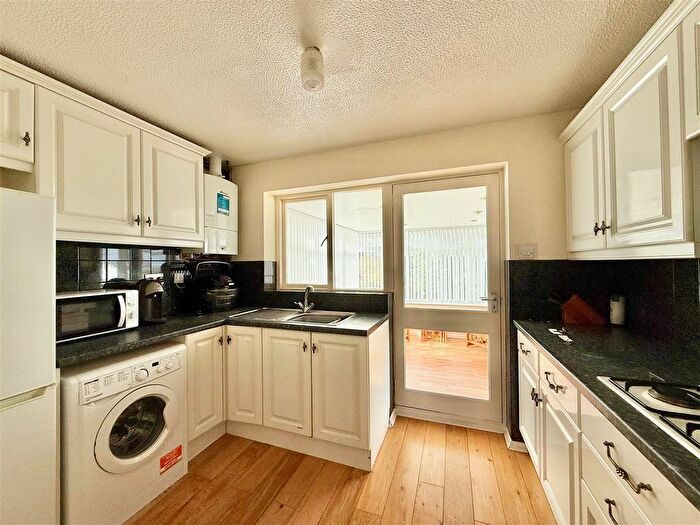 2 Bedroom Detached Bungalow For Sale In Turnchapel, Plymouth, PL9
