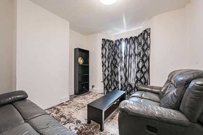 2 Bedroom Property For Sale In Hartington Road, Walthamstow, London, E17