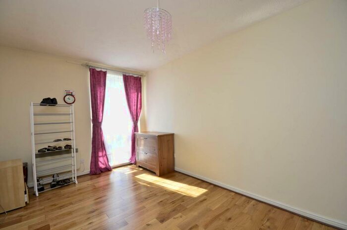 1 Bedroom Flat To Rent In Ribblesdale Avenue, Friern Barnet, London, N11