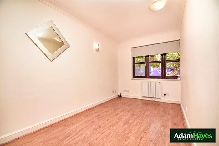 1 Bedroom Flat To Rent In Christchurch Avenue, North Finchley, N12