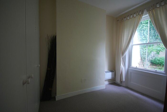 1 Bedroom Flat To Rent In Roundhill Crescent, Brighton, BN2