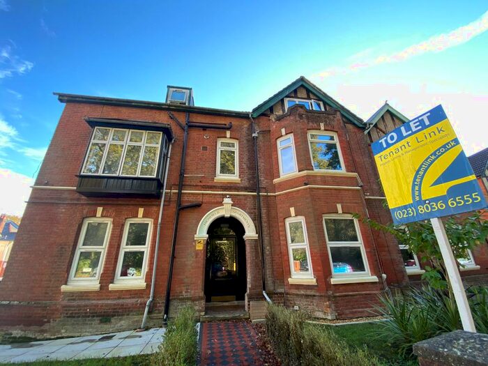 4 Bedroom Flat To Rent In Furzedown Road, SO17