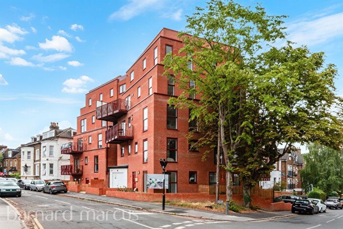 2 Bedroom Flat For Sale In Eldon Park, London, SE25