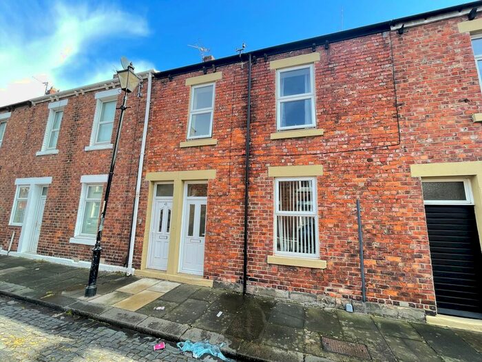 1 Bedroom Flat To Rent In Russell Street, Jarrow, NE32