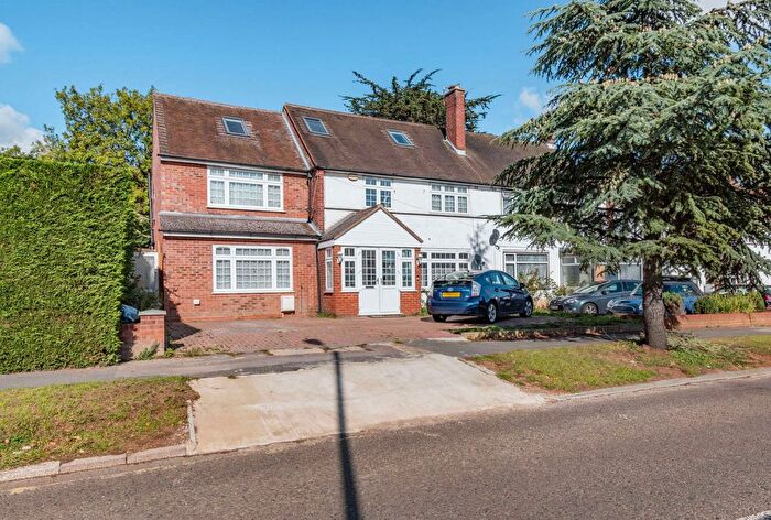 6 Bedroom Semi Detached House For Sale In Albury Drive, Pinner, HA5