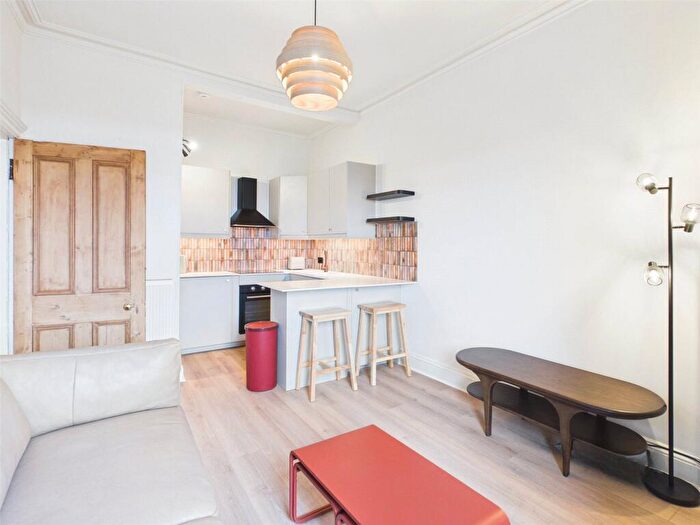 1 Bedroom Apartment To Rent In Meadowbank Terrace, Edinburgh, Midlothian, EH8