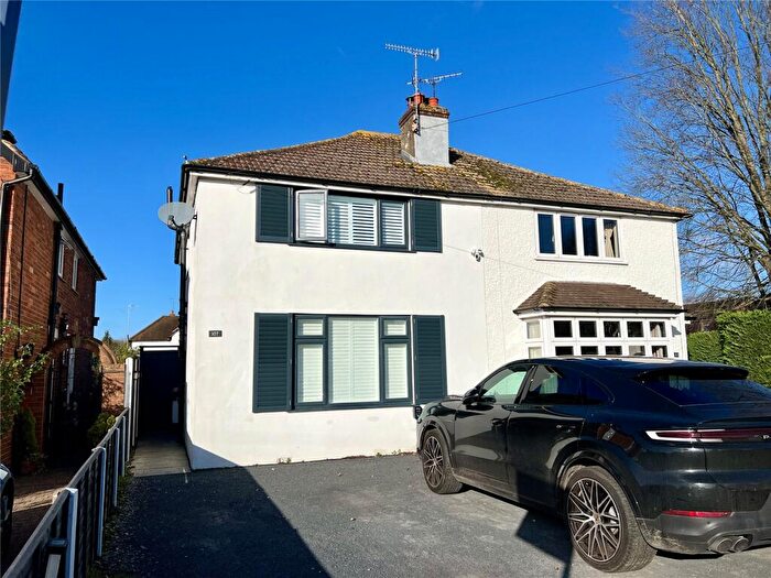 3 Bedroom Semi Detached House For Sale In Old Farm Road, Guildford, Surrey, GU1
