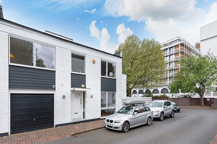3 Bedroom Town House To Rent In Hawtrey Road, Primrose Hill, NW3