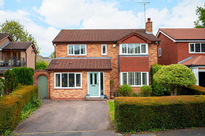 4 Bedroom Detached House For Sale In Sandstone Avenue, Walton, Chesterfield, S42