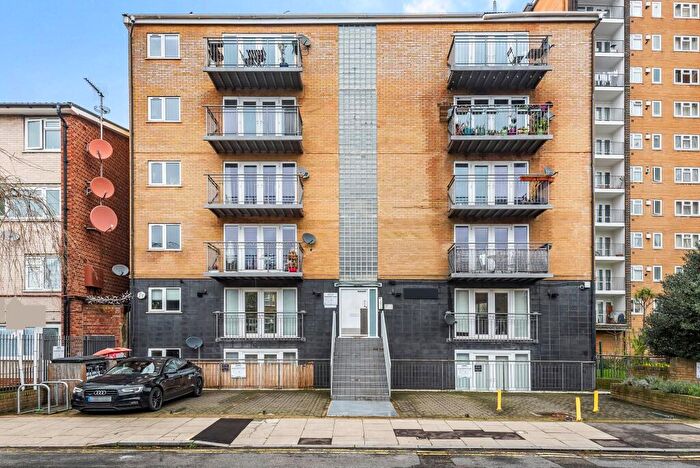 2 Bedroom Apartment To Rent In Albion Drive, Fourscore Mansions, E8