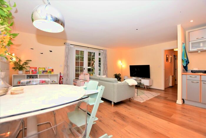 2 Bedroom Flat To Rent In Leroy Street, London, SE1