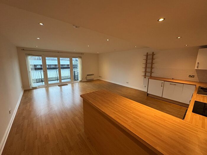 2 Bedroom Flat To Rent In A, Thorter Loan, Dundee, DD1