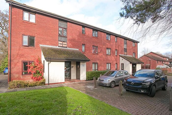 2 Bedroom Flat To Rent In Merton Close, Didcot, OX11