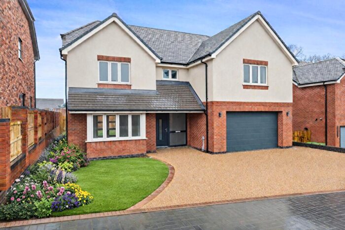 4 Bedroom Detached House For Sale In Pumphouse Lane, Webheath, B97