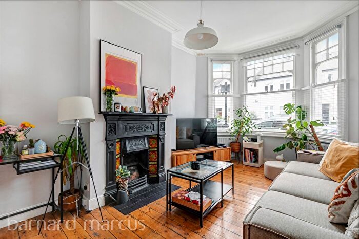 1 Bedroom Flat To Rent In Littlebury Road, Clapham, London, SW4