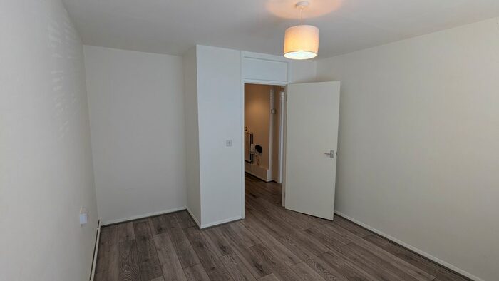 1 Bedroom Flat To Rent In Tulse Hill, London, SW2