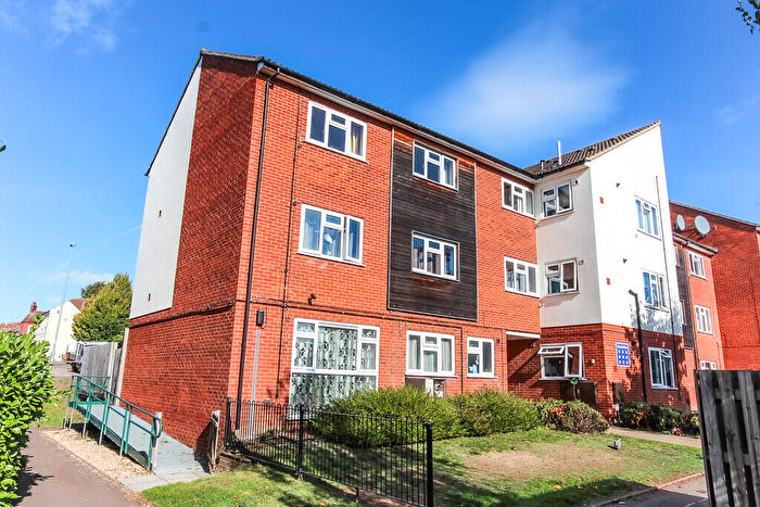 2 Bedroom Apartment For Sale In Townsend Close, Wellingborough, NN8