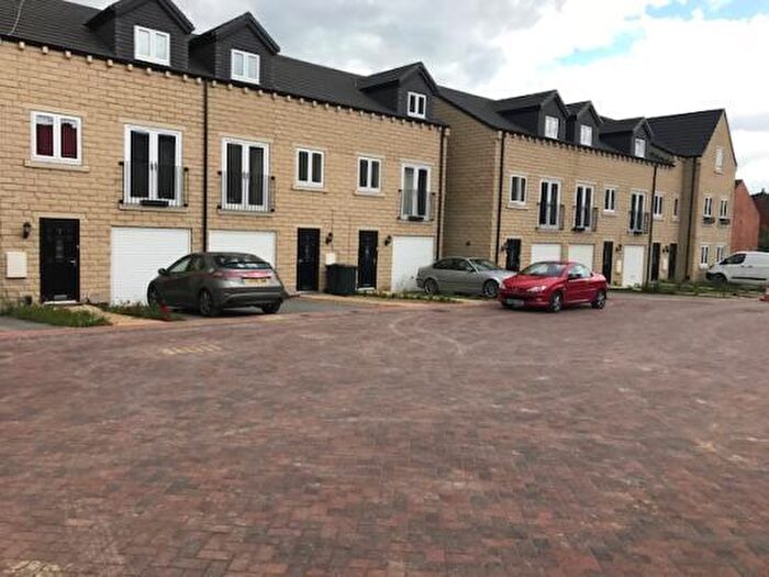 3 Bedroom Town House To Rent In Roman Gardens, Mexborough, Doncaster, S64