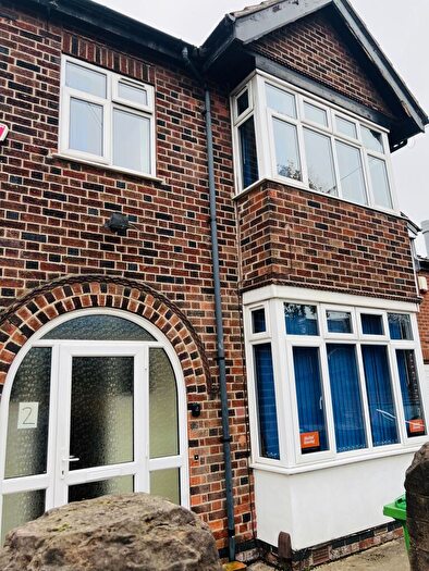 5 Bedroom Semi-Detached House To Rent In Bedroom Student House (Arnesby Road) - Lenton, NG7