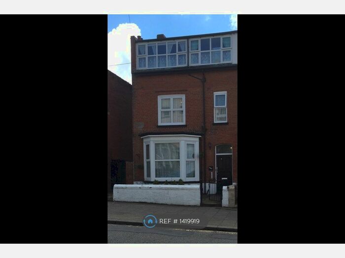 1 Bedroom Flat To Rent In North Marine Road, Scarborough, YO12
